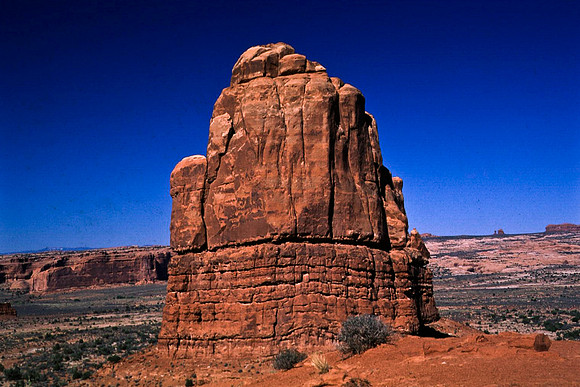 06768_B10_SL_COLOR_PARK_AVE_LASALLE_MTS_VIEWPOINT_ARCHES_NAT_PARK_UTAH_UT_97_1212.jpg
