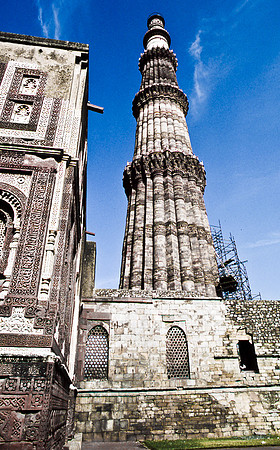 47303_SL_COLOR_INDIA_1987_16
