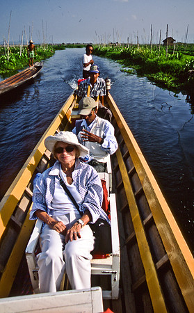 3524_SL_COLOR_AROUND_THE_WORLD_IN_8_MONTHS_APRIL_2000_9