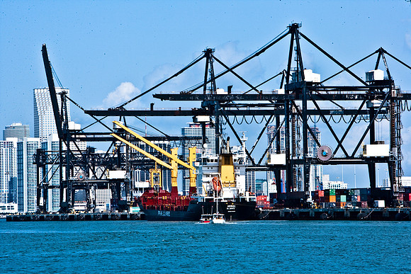 85493_ZV4N7095_Miami_FL_20070818_Port