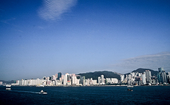 3867_SL_COLOR_AROUND_THE_WORLD_IN_8_MONTHS_APRIL_2000_11