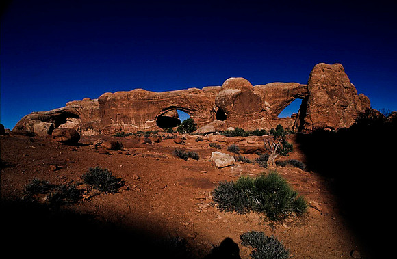 06775_B10_SL_COLOR_SL_COLOR_NORTH&SOUTH_WINDOWS_ARCHES_NAT_PARK_UT_97_0909.jpg