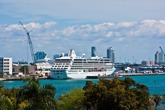 3440_DG_Port_Cargo_Miami_FL_ZV4N8747