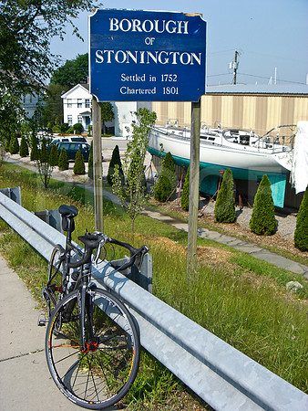 06593_DG_COLOR_STONINGTON_CONNECTICUT_CT_USA_2007_Sony_912_06