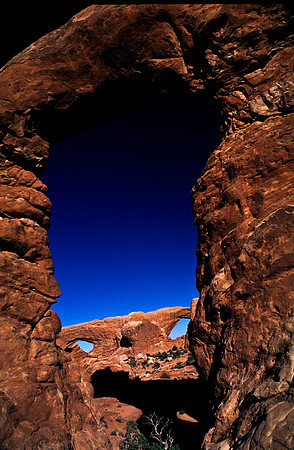 06775_B10_SL_COLOR_SL_COLOR_NORTH&SOUTH_WINDOWS_ARCHES_NAT_PARK_UT_97_0303.jpg