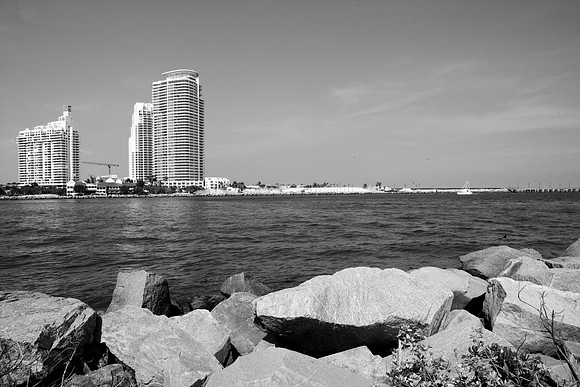 36313_DG_Color_USA_South_Beach_FL_View_of_South_Beach_20080314_ZV4N_-6577