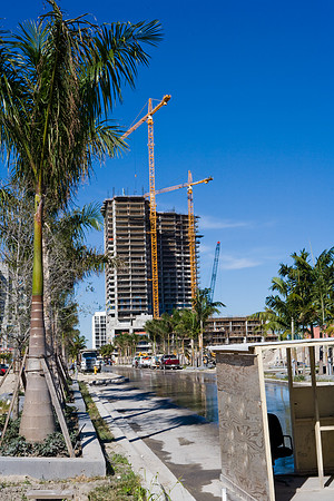 36136_DG_Color_USA_Miami_Beach_FL_Related_GroupZV4N0430