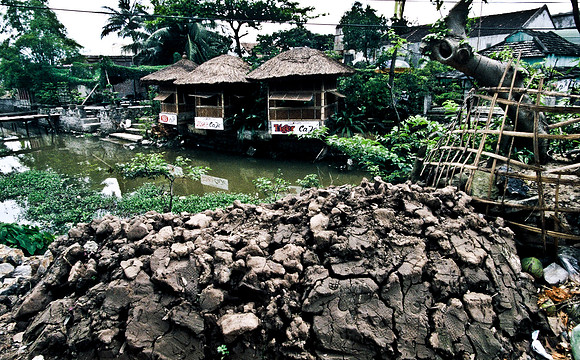 3863_SL_COLOR_AROUND_THE_WORLD_IN_8_MONTHS_APRIL_2000_14