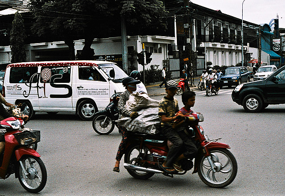 62440_2008_FM_Color_Cambodia754