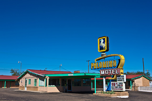 0032_SANTA_FE_TO_ALMERIDO_TO_DALLAS_TEXAS_0032_DG_Tucumcari_Route_66_40_New_Mexico_MN_USA_2009_5L8Y7382