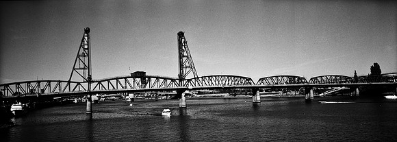 6048_FM_BW_XPAND_CA_05_2.jpg