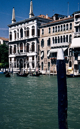 3816_SL_COLOR_AROUND_THE_WORLD_IN_8_MONTHS_APRIL_2000_17
