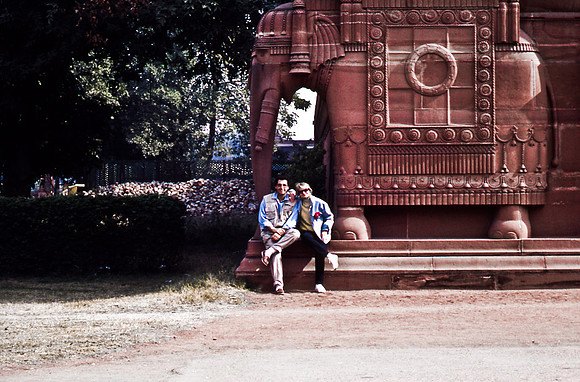 47299_SL_COLOR_INDIA_1987_17
