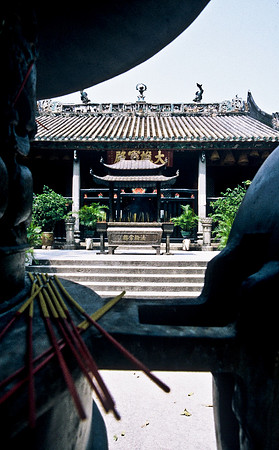 3777_SL_COLOR_AROUND_THE_WORLD_IN_8_MONTHS_APRIL_2000_5