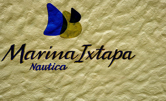 36264_DG_Color_North_America_Ixtapa_MexicoZV4N4925