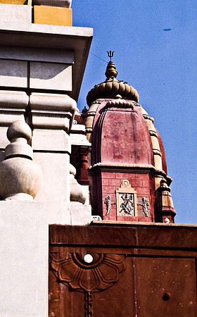 47299_SL_COLOR_INDIA_1987_15