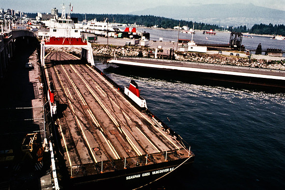 2548_SL_BOX_I_COLOR_OVKA_VICTORIA_CANADA_5