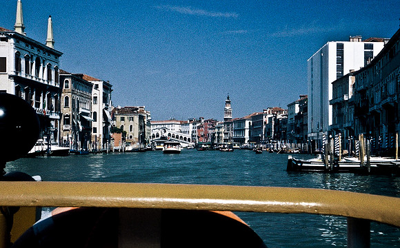 3818_SL_COLOR_AROUND_THE_WORLD_IN_8_MONTHS_APRIL_2000_10