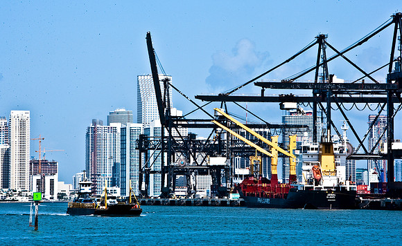 85493_ZV4N7122_Miami_FL_20070818_Port