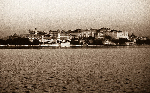 47284_SL_COLOR_INDIA_1987_13