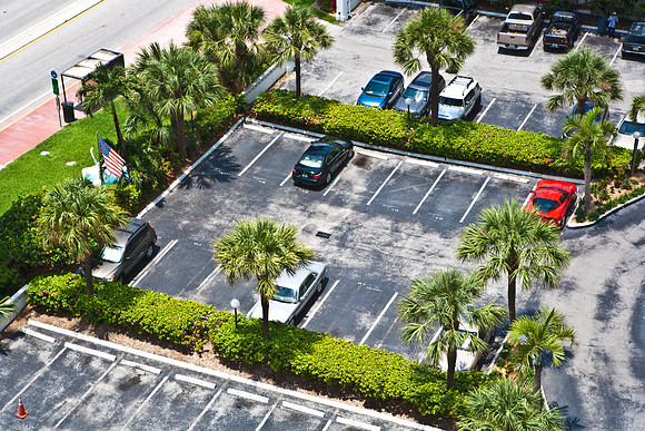 3900_DG_Miami_FL_2010_ZV4N5503