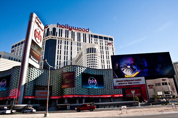 06633_DG_CALIFORNIA_USA_2007_ZV4N_2453