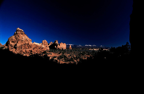 06775_B10_SL_COLOR_SL_COLOR_NORTH&SOUTH_WINDOWS_ARCHES_NAT_PARK_UT_97_0808.jpg