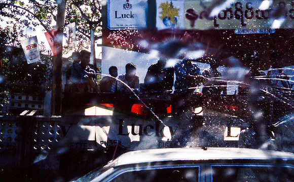 3495_SL_COLOR_AROUND_THE_WORLD_IN_8_MONTHS_APRIL_2000_3