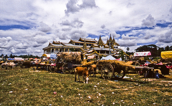3485_SL_COLOR_AROUND_THE_WORLD_IN_8_MONTHS_APRIL_2000_9