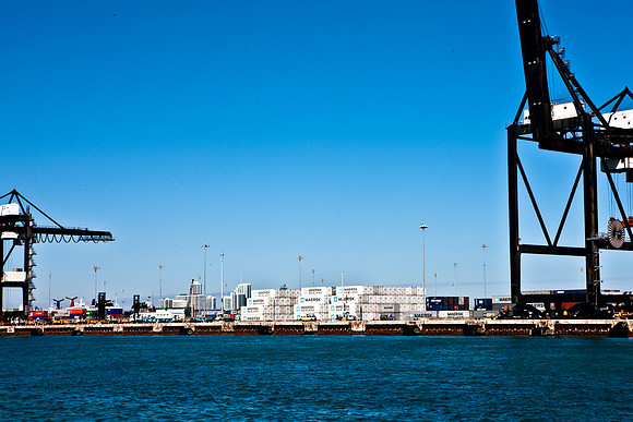 2905_DG_Miami_Port_Cranes_Cargo_Ship__FL_20090130_5L8Y0174