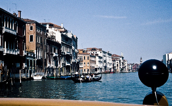 3818_SL_COLOR_AROUND_THE_WORLD_IN_8_MONTHS_APRIL_2000_8