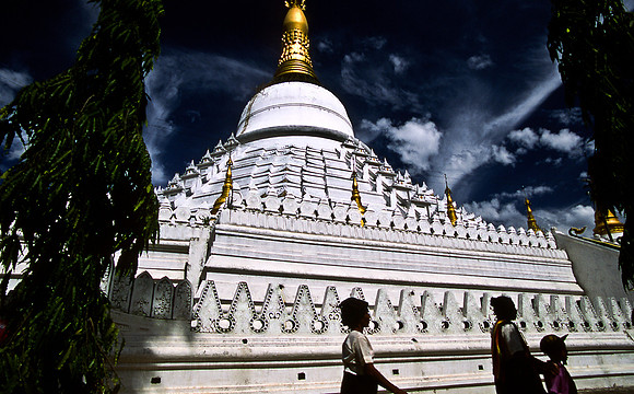 3494_SL_COLOR_AROUND_THE_WORLD_IN_8_MONTHS_APRIL_2000_2