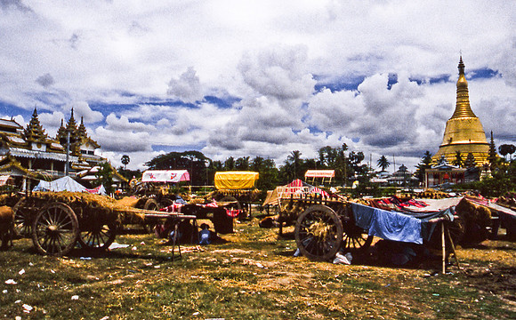 3486_SL_COLOR_AROUND_THE_WORLD_IN_8_MONTHS_APRIL_2000_1
