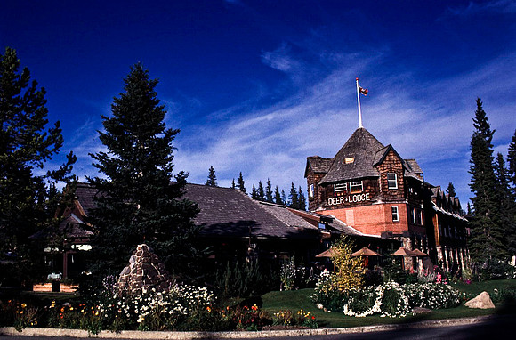 06820_B19_SL_COLOR_BANFF_NAT_PARK_LAKE_LOUIS_WS_97_01.jpg