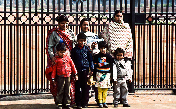 47305_SL_COLOR_INDIA_1987_11