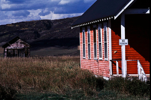 06765_B10_SL_COLOR_VERNAL_DINOSAUR_NAT_MNT_UT_97_1132.jpg