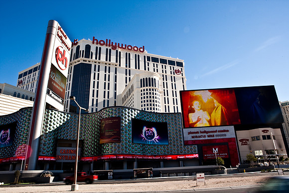 06633_DG_CALIFORNIA_USA_2007_ZV4N_2454