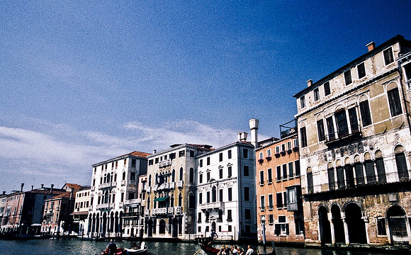3818_SL_COLOR_AROUND_THE_WORLD_IN_8_MONTHS_APRIL_2000_19