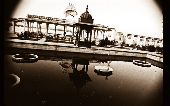47279_SL_COLOR_INDIA_1987_19