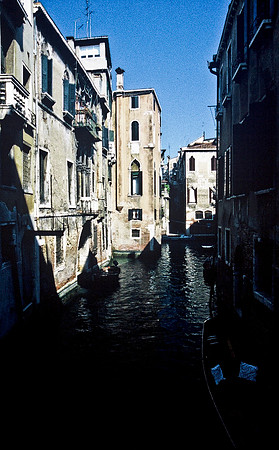 3821_SL_COLOR_AROUND_THE_WORLD_IN_8_MONTHS_APRIL_2000_1
