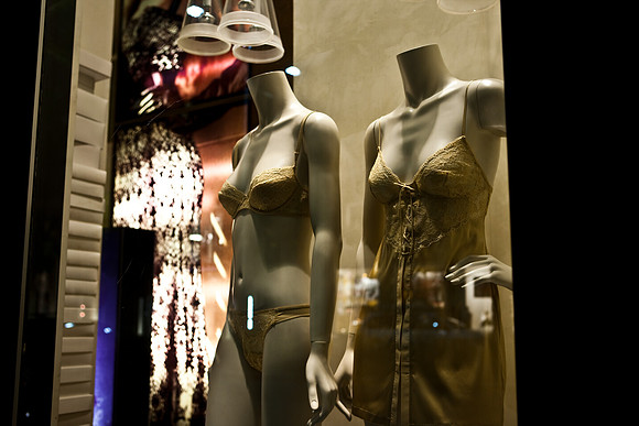 20080908_DVD32_DG_USA_Rodeo_Drive_LA_CA_6030_full_blead