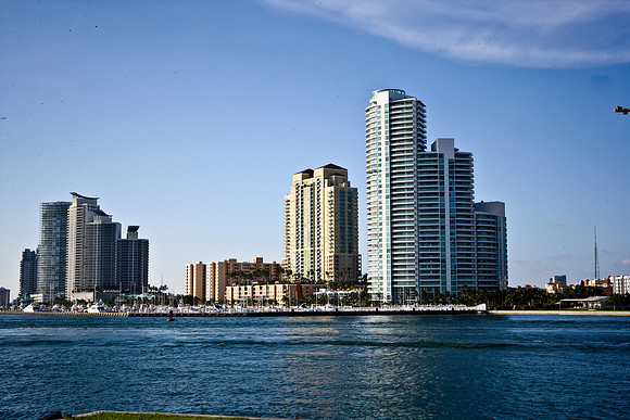3112_Fisher_Bruice_DG_FL_ZV4N2204