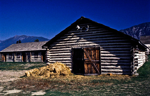 06839_B19_SL_COLOR_BANFF_TO_RADISSON_HOT_SPRINGS_TO_FORT STEEL_HWY93_95_BC_WS_97_05.jpg