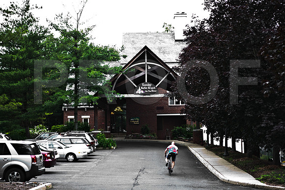 06577_ZV4N_0086_DG_COLOR_NEW_HOPE_PENNSYLVANIA_PA_USA_2007_people