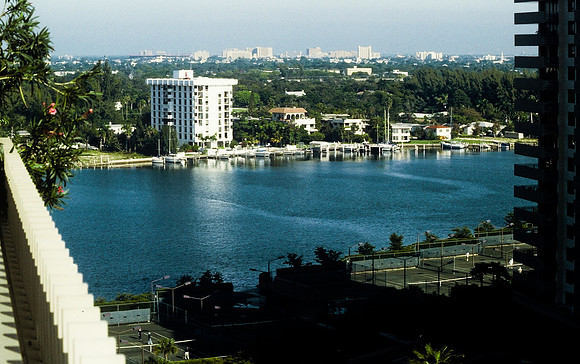 47364_B3_SL_COLOR_SURROUNDINGS_NE_97_10.jpg