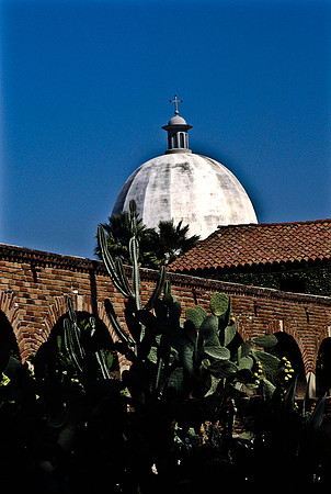 47922_B17_SL_COLOR_CAPISTANO_TO_SANTA_BARBARA_CA_97_05.jpg