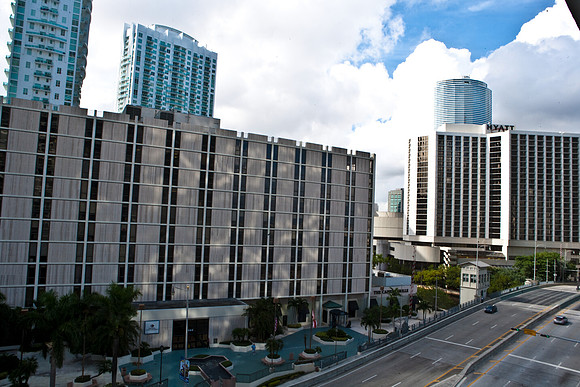 4925_DG_Brickel_Ave_2010_Miami_FL_ZV4N0109
