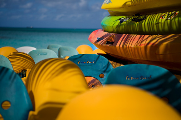 36169_DG_Color_USA_Harbour_Island_Bahamas_Related_GroupZV4N2003