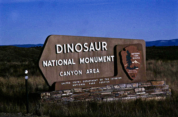 06765_B10_SL_COLOR_VERNAL_DINOSAUR_NAT_MNT_UT_97_0627.jpg
