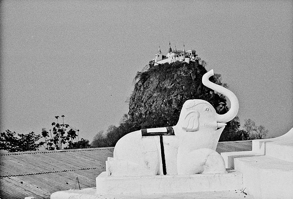0783_FM_35MM_BW_BURMA_3